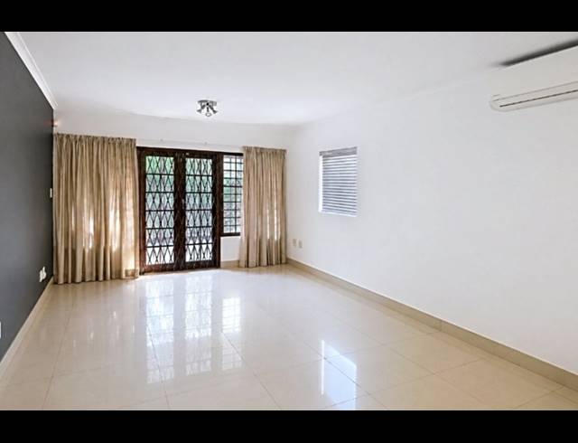 2 BEDROOM SECTIONAL TITLE FOR SALE IN SCOTTBURGH CENTRAL